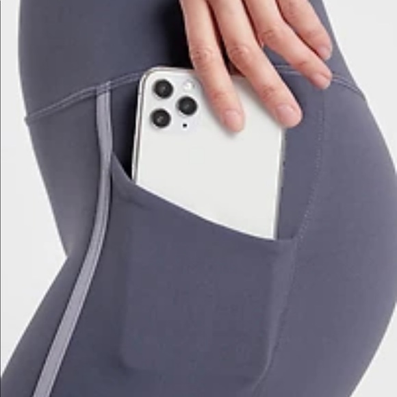 NWT Athleta Salutation Stash Pocket Crop, M - Picture 5 of 10
